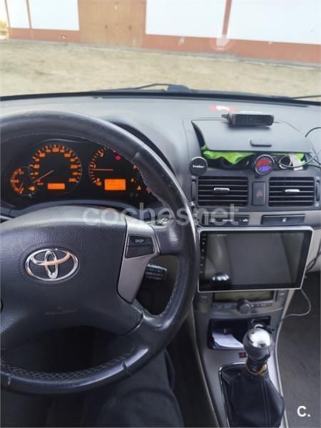 Gris / plata Usado 2008 Toyota Avensis Executive Berlina | 2000 € (Buen precio) - Imagen 1/4