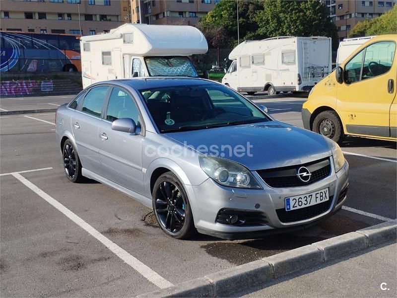 Gris / plata Usado 2007 Opel Vectra Sport Berlina | 3200 € (Un poco caro) - Imagen 1/4