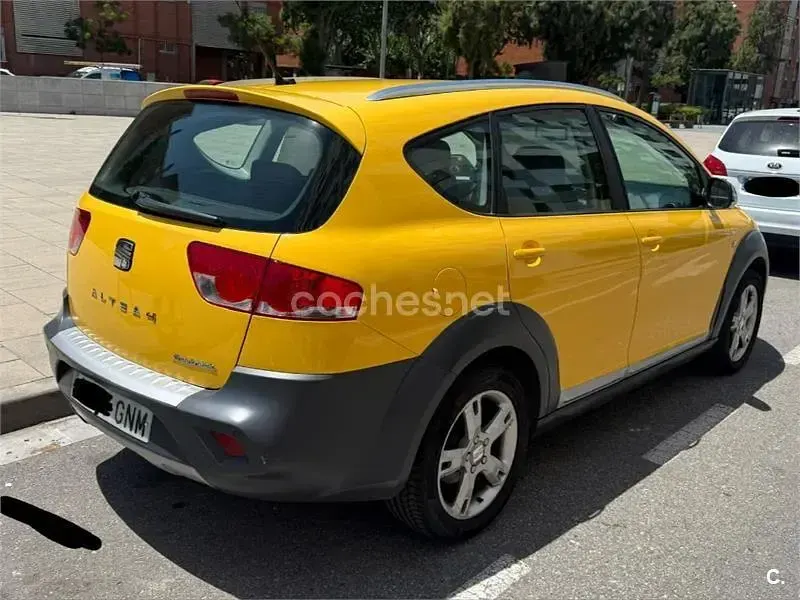 Usado Seat Altea 170 CV (125 kW) 2009 Amarillo Monovolumen
