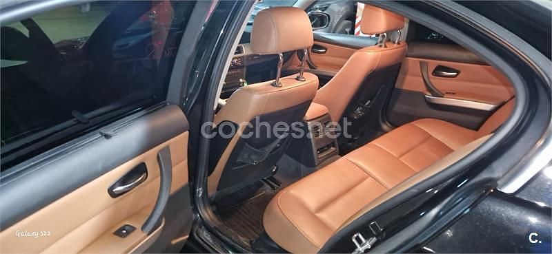 Usado BMW 318 143 CV (105 kW) 2010 Negro Berlina
