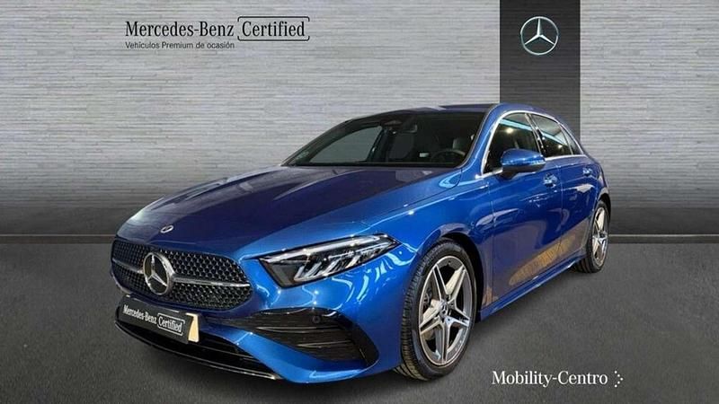Usado Mercedes A180 116 CV (85 kW) 2024 Azul Berlina