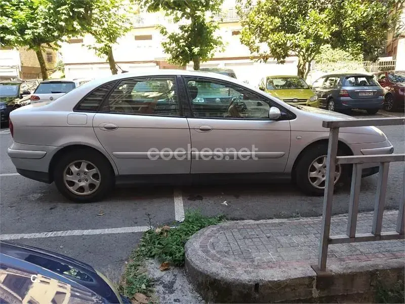 Usado Citroën C5 110 CV (80 kW) 2003 Blanco Berlina