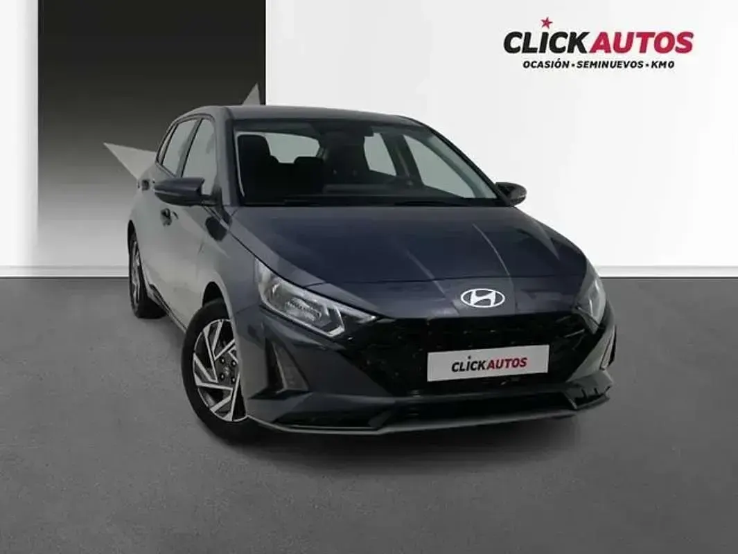 Usado Hyundai i20 101 CV (74 kW) 2026 Gris Utilitario