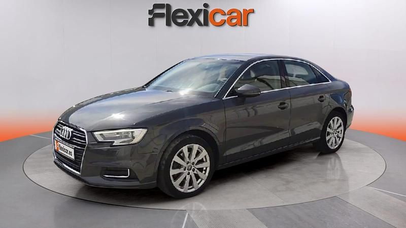 Usado Audi A3 Premium 116 CV (85 kW) 2018 Gris Berlina