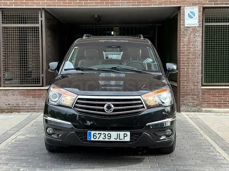 Usado SsangYong Rodius Limited 155 CV (114 kW) 2016 Negro Monovolumen
