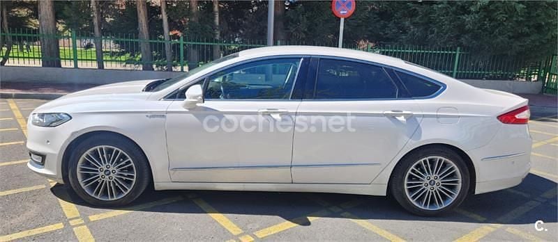 Usado Ford Mondeo Vignale 187 CV (137 kW) 2019 Blanco Berlina