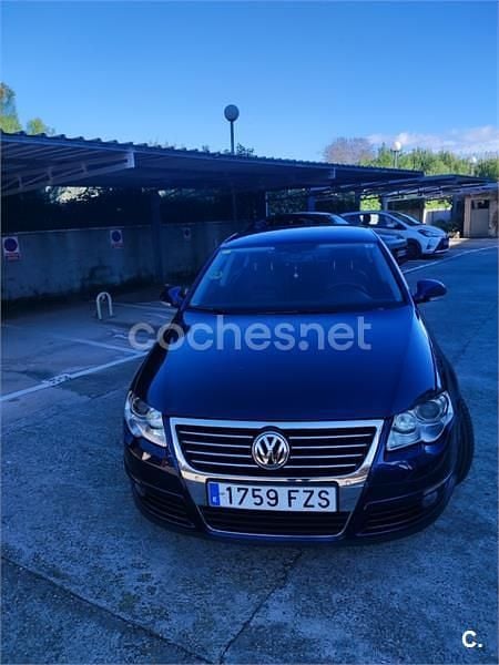 Usado VW Passat 140 CV (102 kW) 2008 Azul Berlina