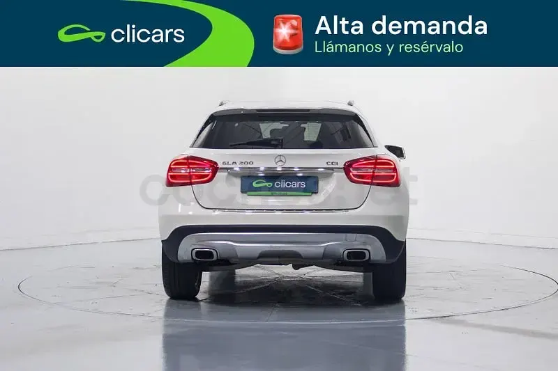 Usado Mercedes GLA200 Urban 136 CV (100 kW) 2015 Blanco SUV