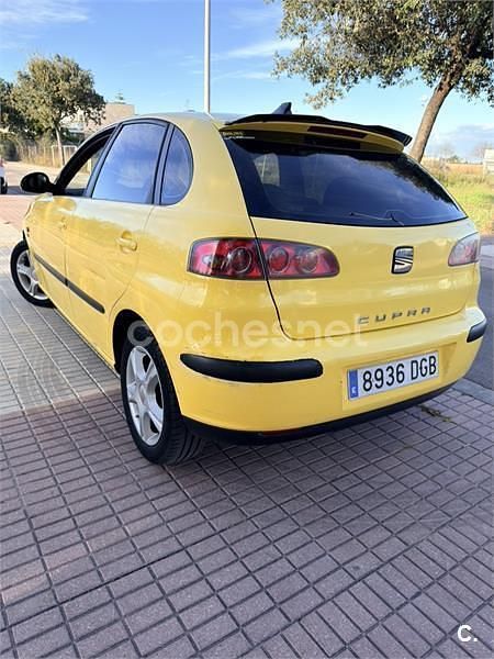 Usado Seat Ibiza Sport 130 CV (95 kW) 2005 Amarillo Utilitario