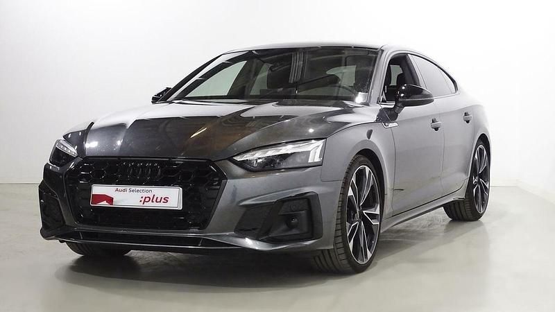 Usado Audi A5 Sportback Ambiente 163 CV (119 kW) 2022 Gris Utilitario