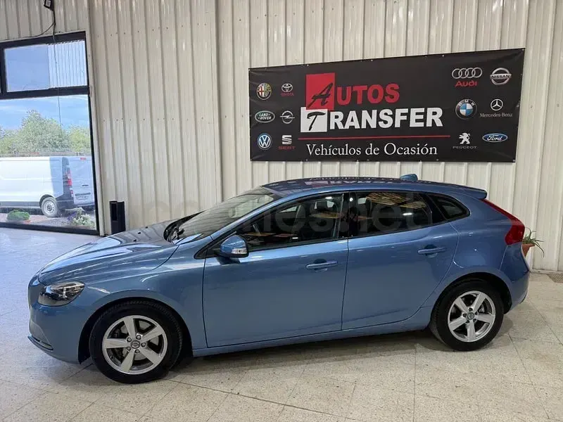 Usado Volvo V40 Kinetic 120 CV (88 kW) 2016 Azul Berlina