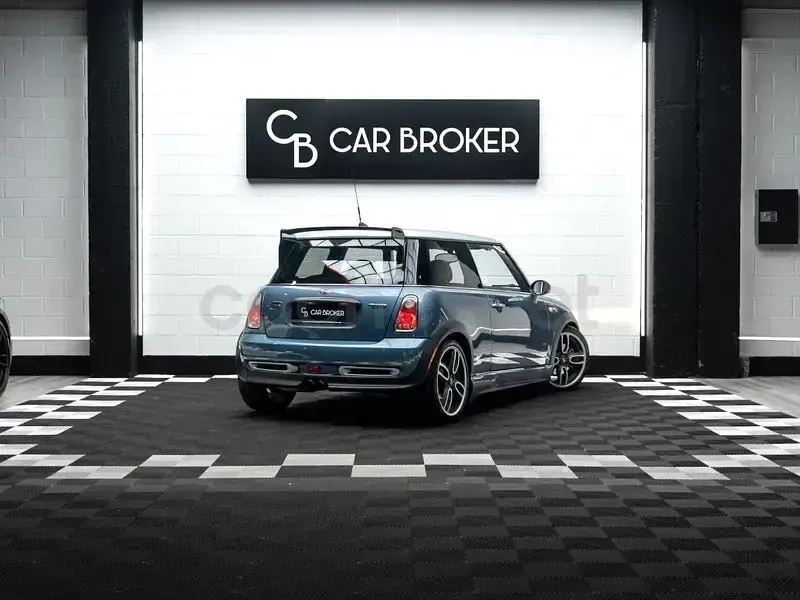Usado Mini John Cooper Works 218 CV (160 kW) 2006 Gris / plata Utilitario