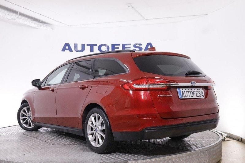 Usado Ford Mondeo Trend 150 CV (110 kW) 2021 Burdeos Berlina