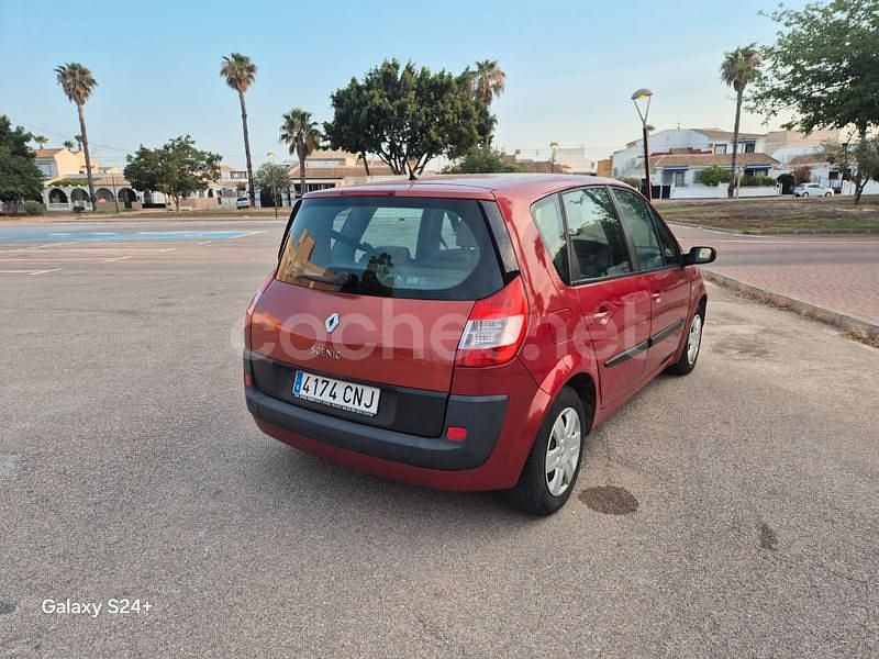 Usado Renault Scénic II Dynamique 115 CV (84 kW) 2004 Granate Monovolumen
