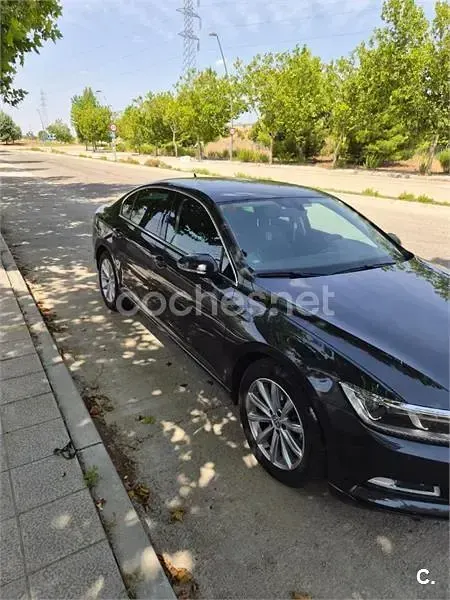 Usado VW Passat Advance 150 CV (110 kW) 2019 Negro Berlina