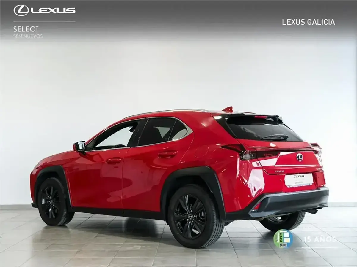 Usado Lexus UX 184 CV (135 kW) 2023 Rojo SUV