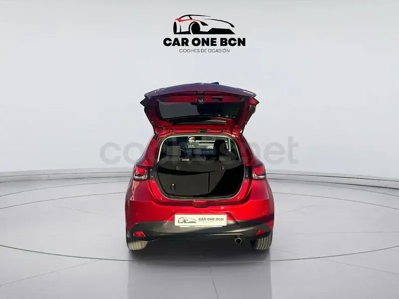 Usado Mazda 2 105 CV (77 kW) 2018 Rojo Berlina