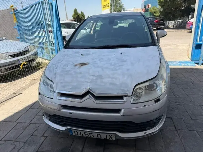 Usado Citroën C4 VTR Sport 110 CV (80 kW) 2005 Amarillo Berlina