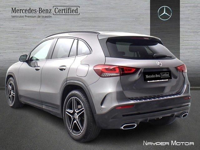 Usado Mercedes GLA180 136 CV (100 kW) 2022 Gris montaña SUV