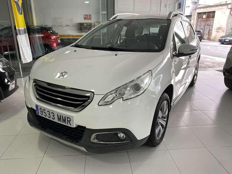 Usado Peugeot 2008 Allure 110 CV (80 kW) 2015 Blanco SUV