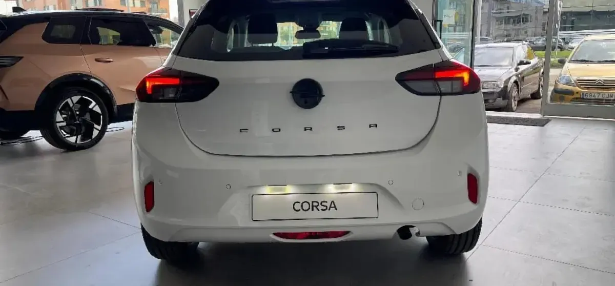Nuevo Opel Corsa Edition 101 CV (74 kW) 2026 Kontur white Utilitario