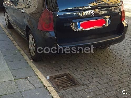 Usado Peugeot 307 90 CV (66 kW) 2004 Negro Familiar