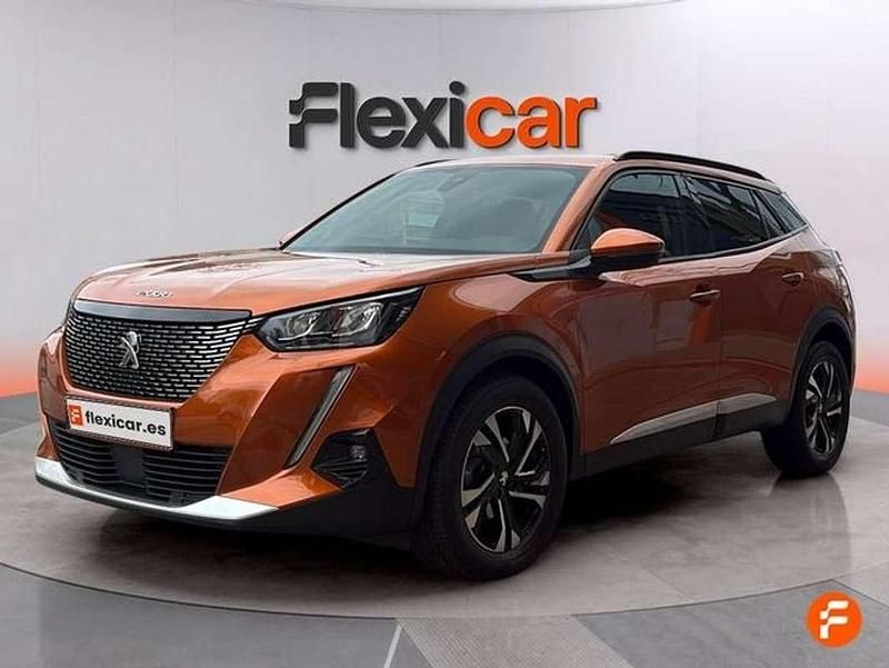 Usado Peugeot 2008 Allure 131 CV (96 kW) 2021 Naranja SUV