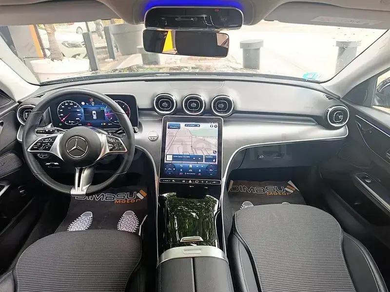 Usado Mercedes C220 200 CV (147 kW) 2022 Azul Familiar