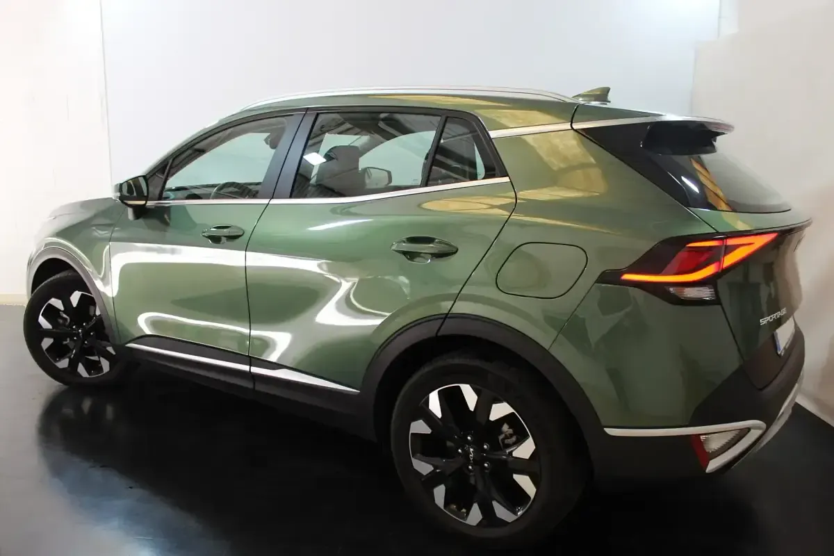 Usado Kia Sportage 265 CV (194 kW) 2022 Verde SUV