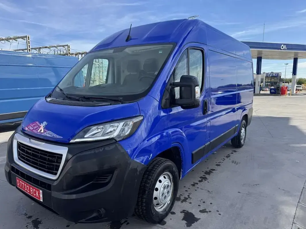Usado Peugeot Boxer S 140 CV (102 kW) 2021 Azul Van