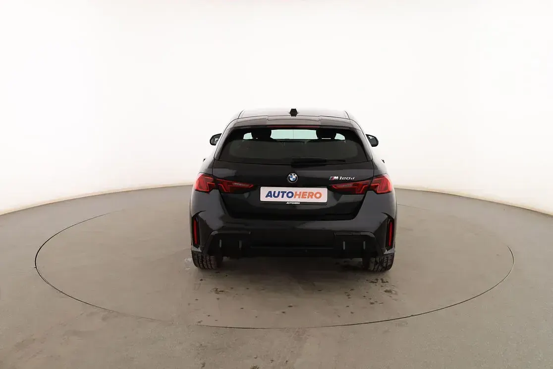 Usado BMW 120 M Sport 163 CV (119 kW) 2025 Negro Utilitario