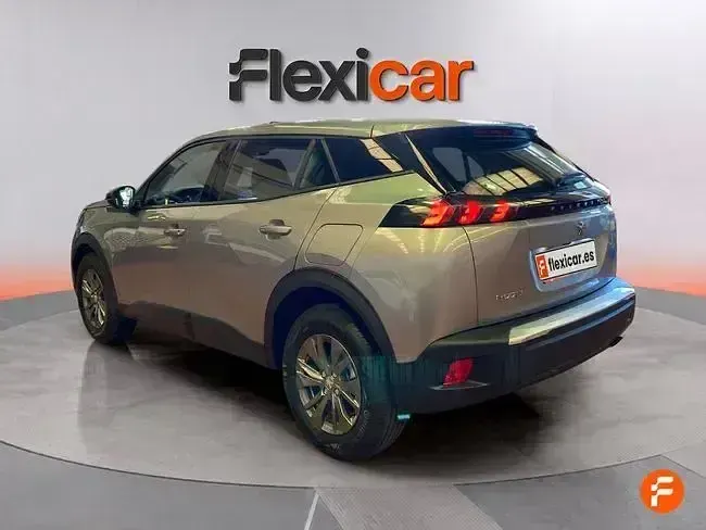 Usado Peugeot 2008 Active 100 CV (73 kW) 2022 Gris SUV