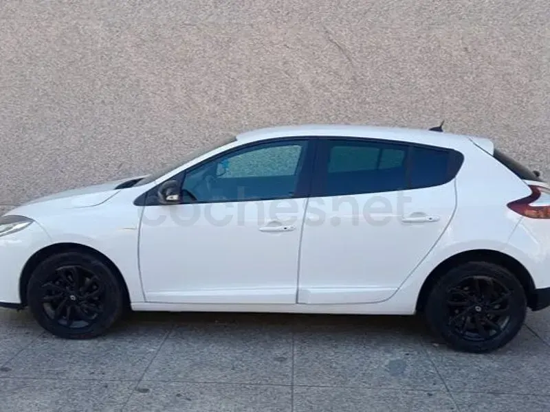 Usado Renault Mégane III LIMITED 110 CV (80 kW) 2015 Blanco Berlina