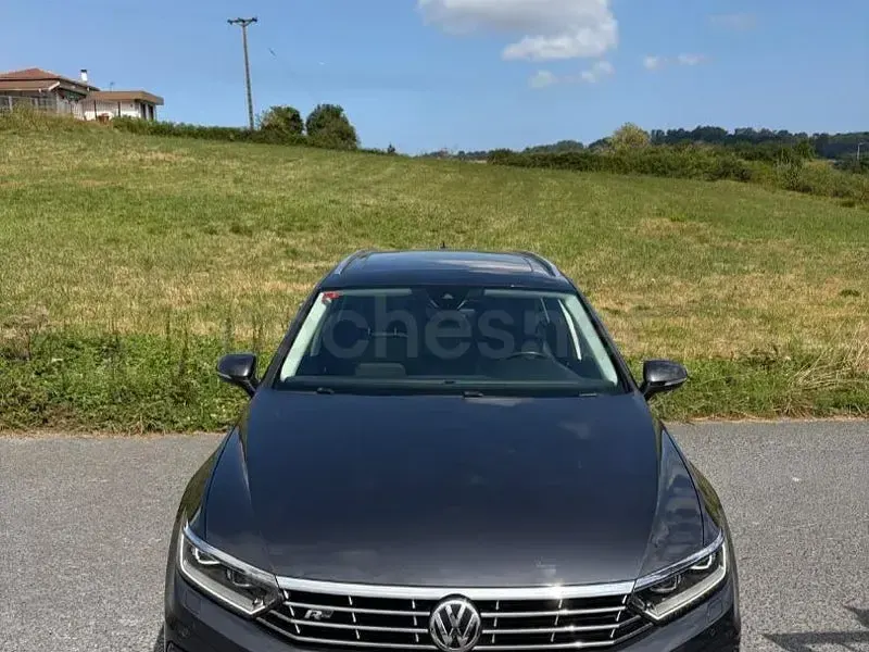 Usado VW Passat Sportline 190 CV (139 kW) 2017 Gris / plata Familiar