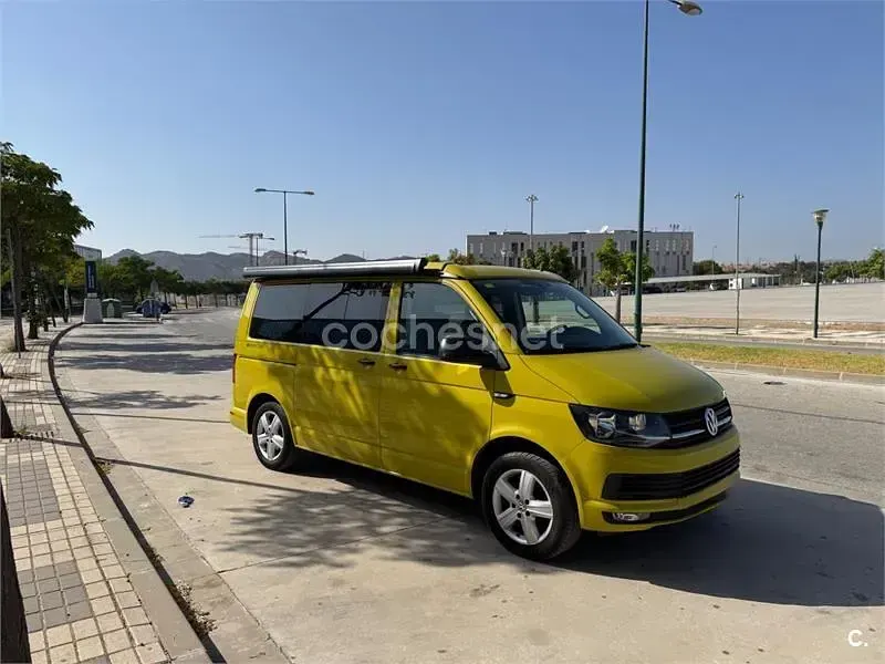 Usado VW California Beach 150 CV (110 kW) 2016 Amarillo Van