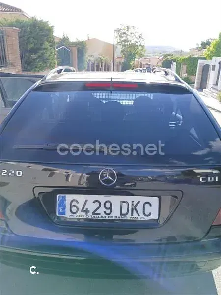 Usado Mercedes C220 Classic 150 CV (110 kW) 2005 Negro Familiar