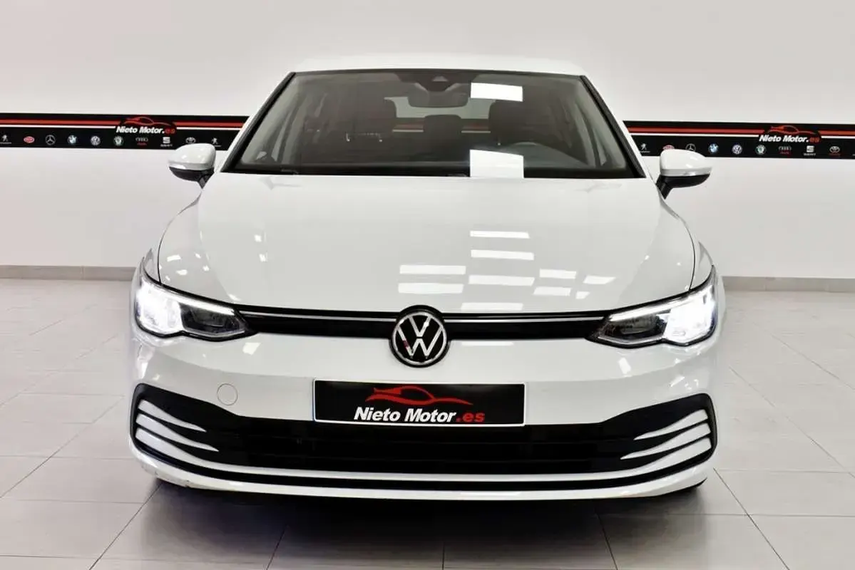 Usado VW Golf VIII Life 116 CV (85 kW) 2022 Blanco Utilitario