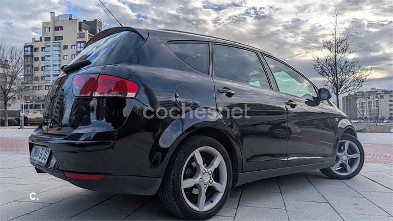 Usado Seat Altea XL 140 CV (102 kW) 2008 Negro Monovolumen