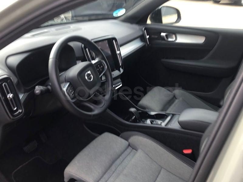 Usado Volvo XC40 Plus 163 CV (119 kW) 2025 Verde SUV