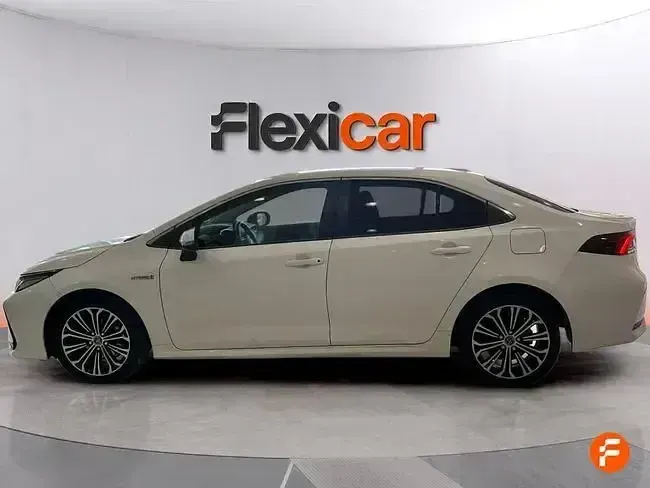 Usado Toyota Corolla 122 CV (89 kW) 2019 Blanco Berlina