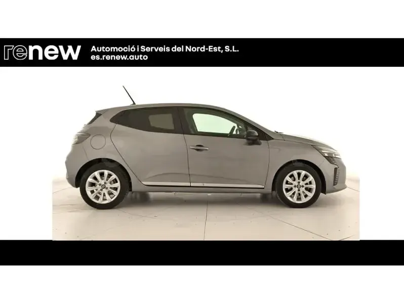 Usado Renault Clio V Evolution 100 CV (73 kW) 2025 Gris / plata Berlina