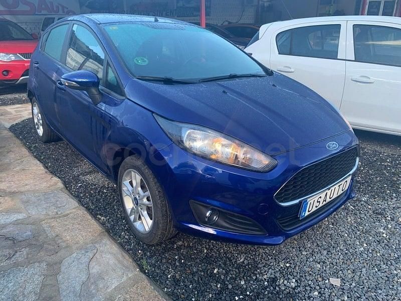 Usado Ford Fiesta Trend 82 CV (60 kW) 2017 Azul Berlina