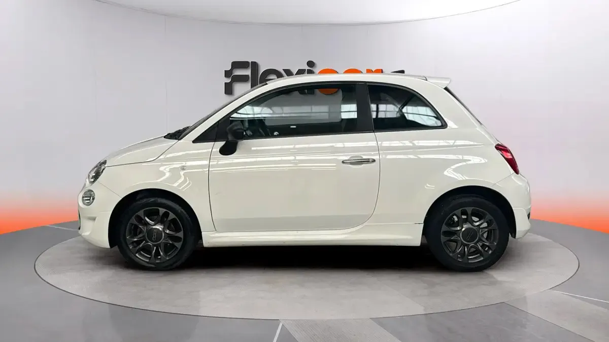 Usado Fiat 500 Club 71 CV (52 kW) 2022 Blanco Berlina