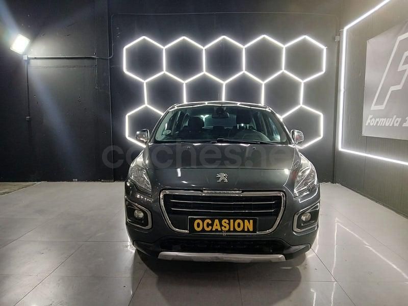 Usado Peugeot 3008 Allure 120 CV (88 kW) 2014 Gris / plata Familiar