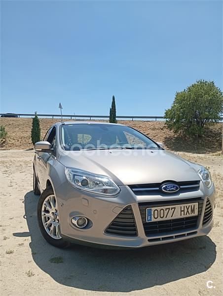 Gris / plata Usado 2014 Ford Focus Titanium Berlina | 6400 € (Buen precio) - Imagen 1/4