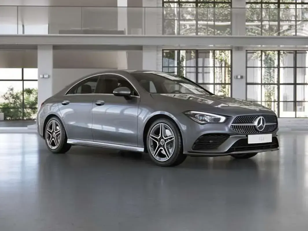 Usado Mercedes CLA220 190 CV (139 kW) 2025 Gris Coupe