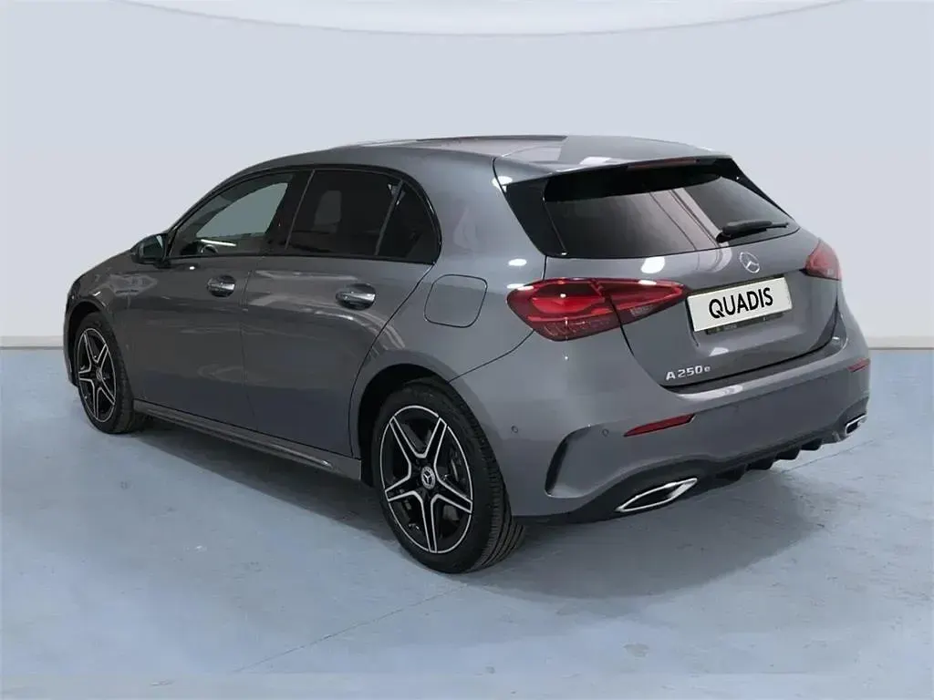 Usado Mercedes A250 218 CV (160 kW) 2025 Gris montaña Berlina