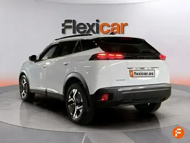 Usado Peugeot 2008 Allure 100 CV (73 kW) 2024 Blanco SUV