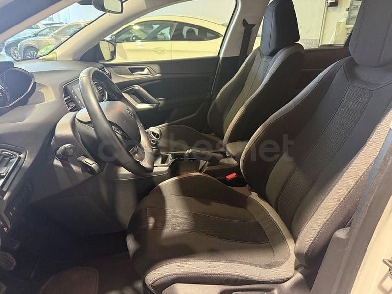 Usado Peugeot 308 Active 120 CV (88 kW) 2016 Blanco Berlina