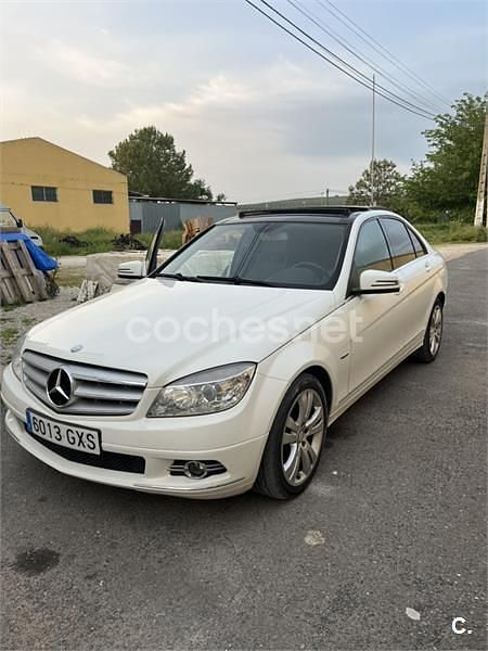 Usado Mercedes C220 170 CV (125 kW) 2010 Blanco Berlina